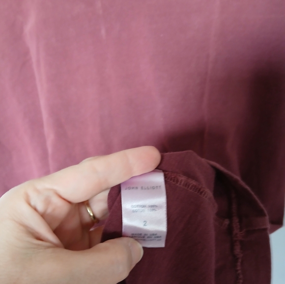 John Elliott Anti-Expo T-Shirt in Burgundy. Size 2 - Picture 4 of 4